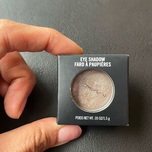 MAC Cosmetics frost taupe L.E.S Artiste LES Artiste Eyeshadow
